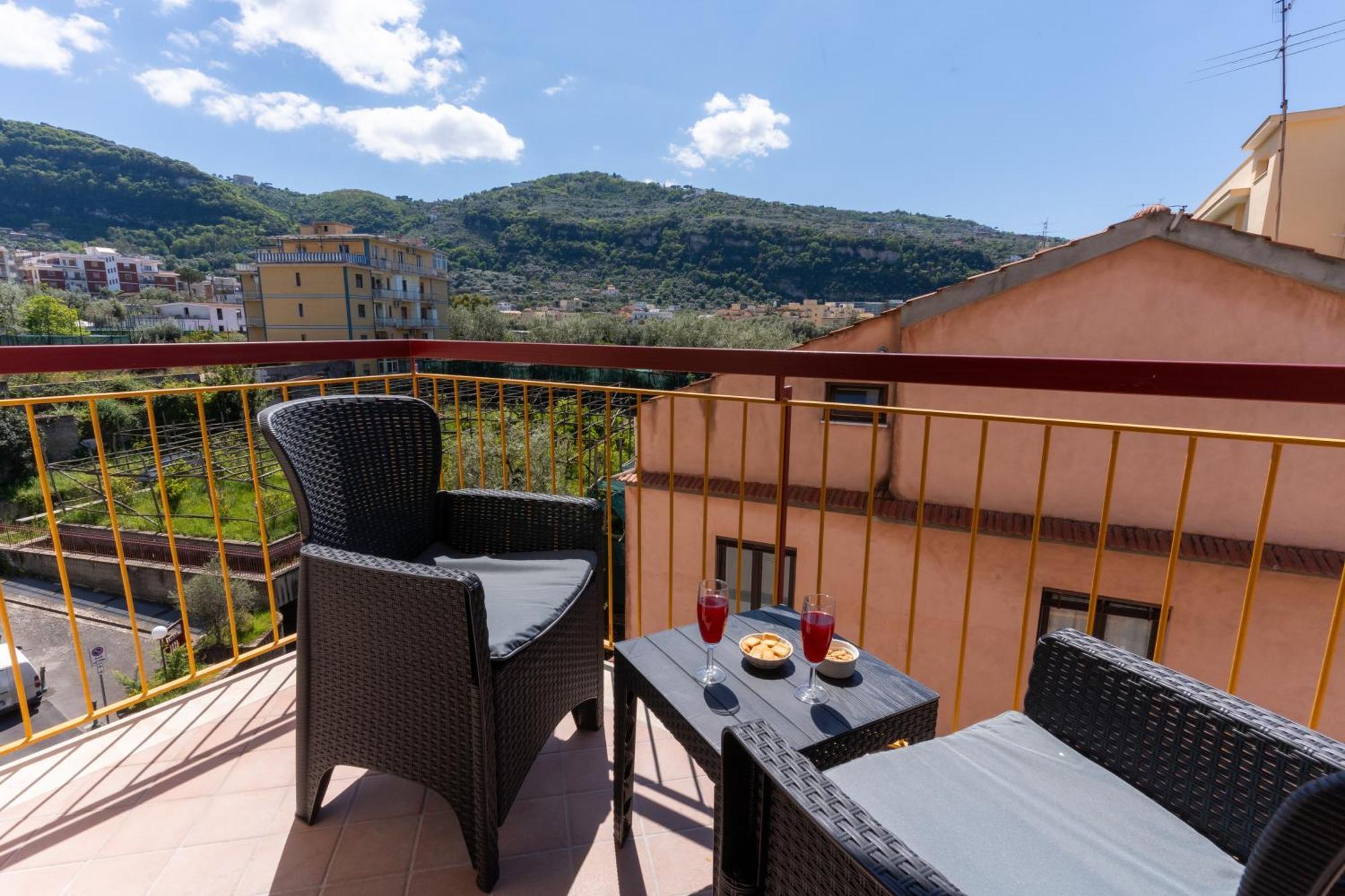 Mifra Suites Sorrente Extérieur photo