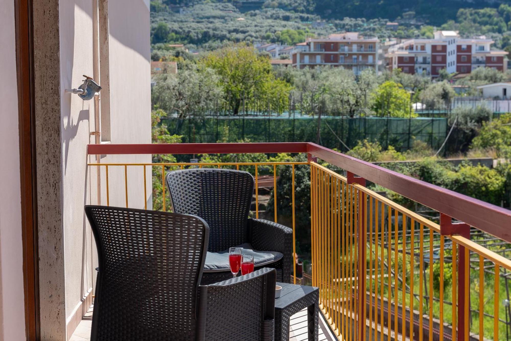 Mifra Suites Sorrente Extérieur photo