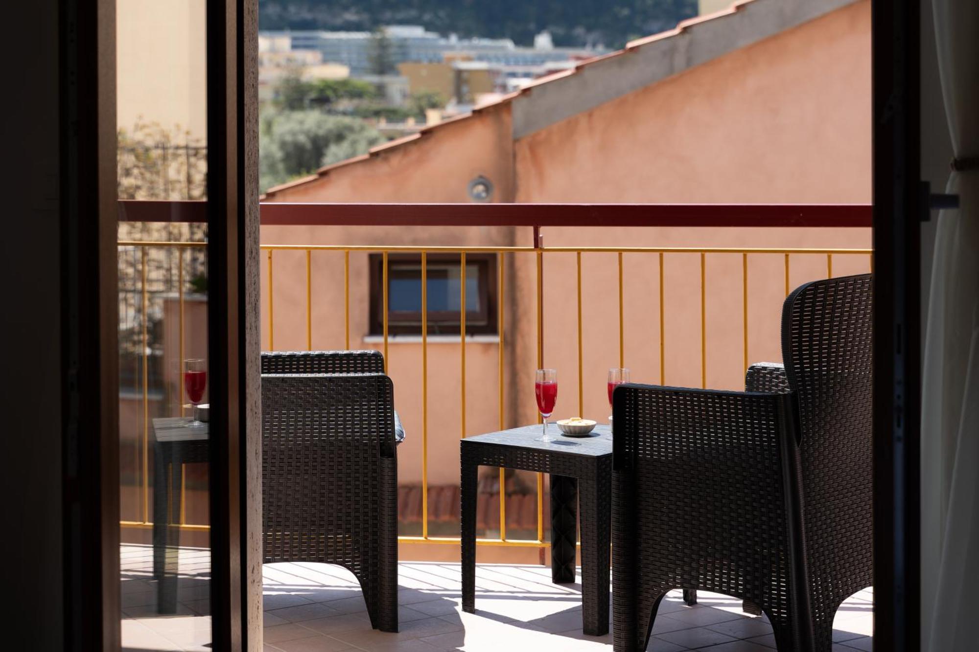 Mifra Suites Sorrente Extérieur photo